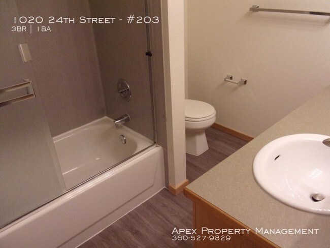 Foto del edificio - NEAR WWU - Rhododendron Apartments