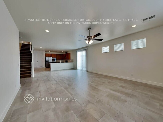 Foto del edificio - 16513 S 10th St