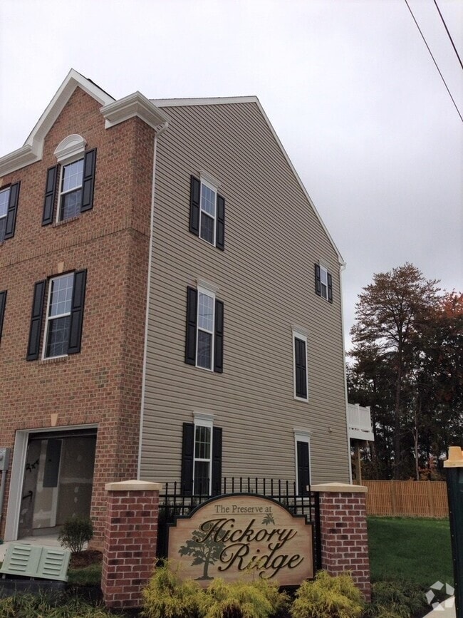 Building Photo - 1002 Wisdom Ct