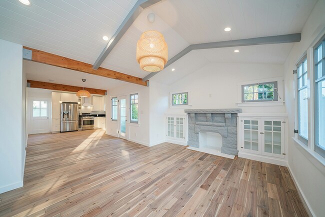 Building Photo - 3401 London St