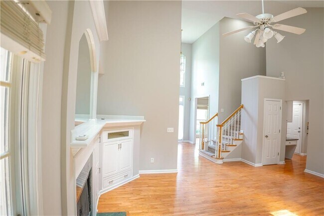 Building Photo - 630 Glenarbor Dr