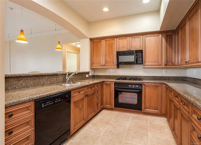 Foto del edificio - 2500 E Cherry Creek S Dr
