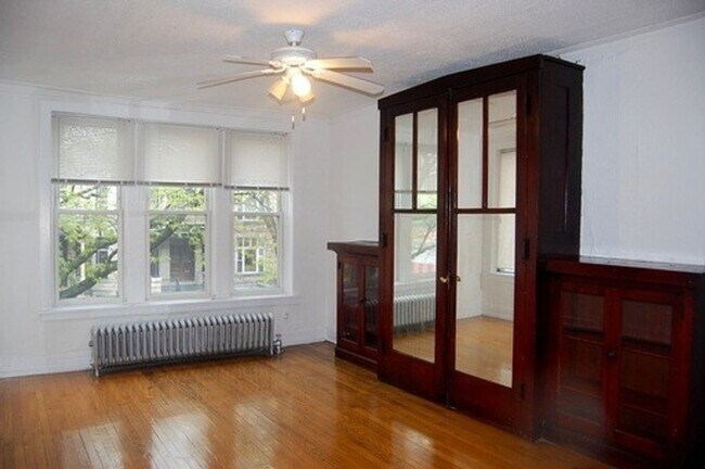 Building Photo - 4851 S Evans Ave