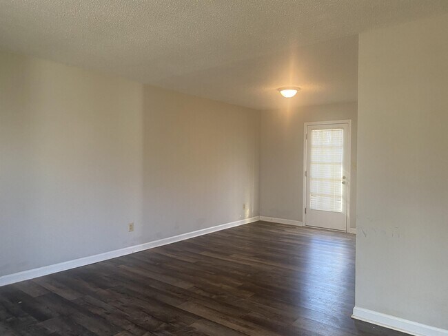 Building Photo - 5320 Carillon Dr