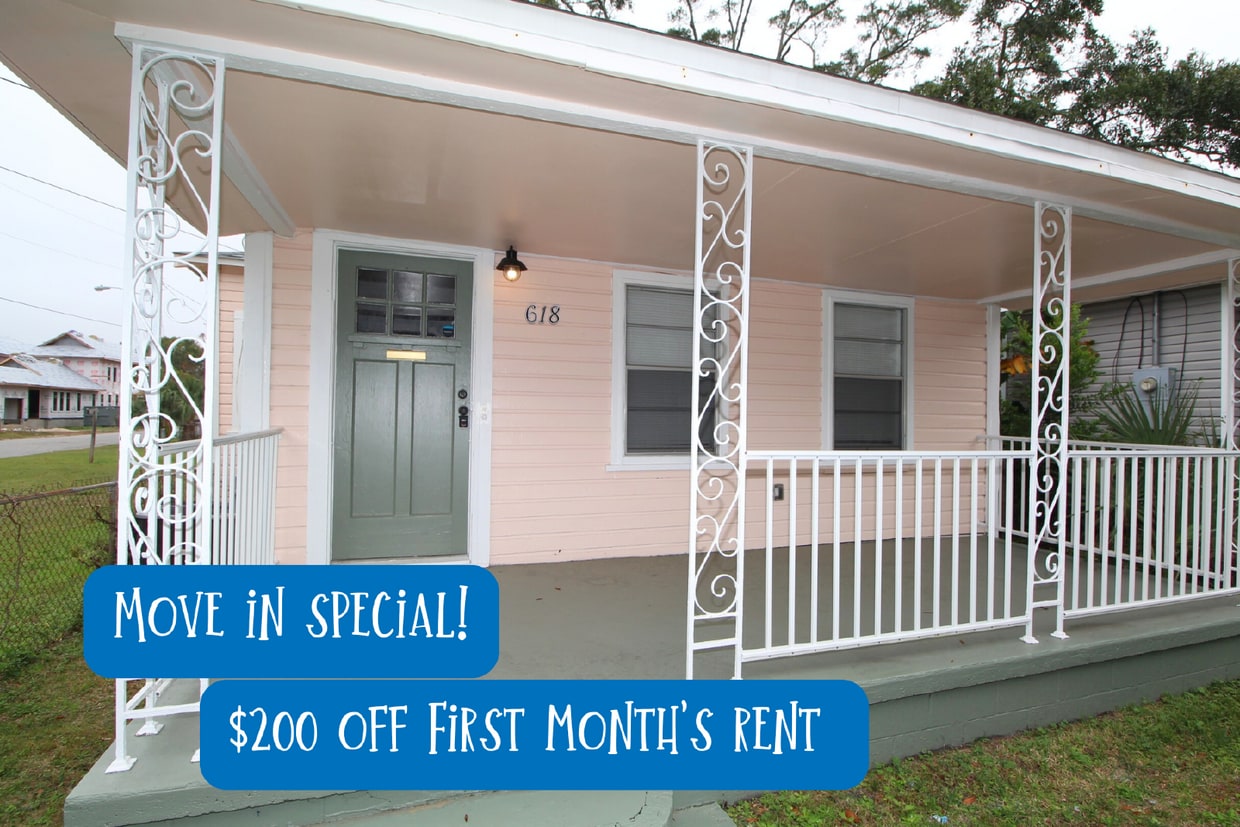Primary Photo - Charming 2-Bedroom Cottage Near Downtown P...