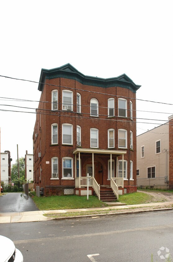 Primary Photo - 23-25 Putnam Hts