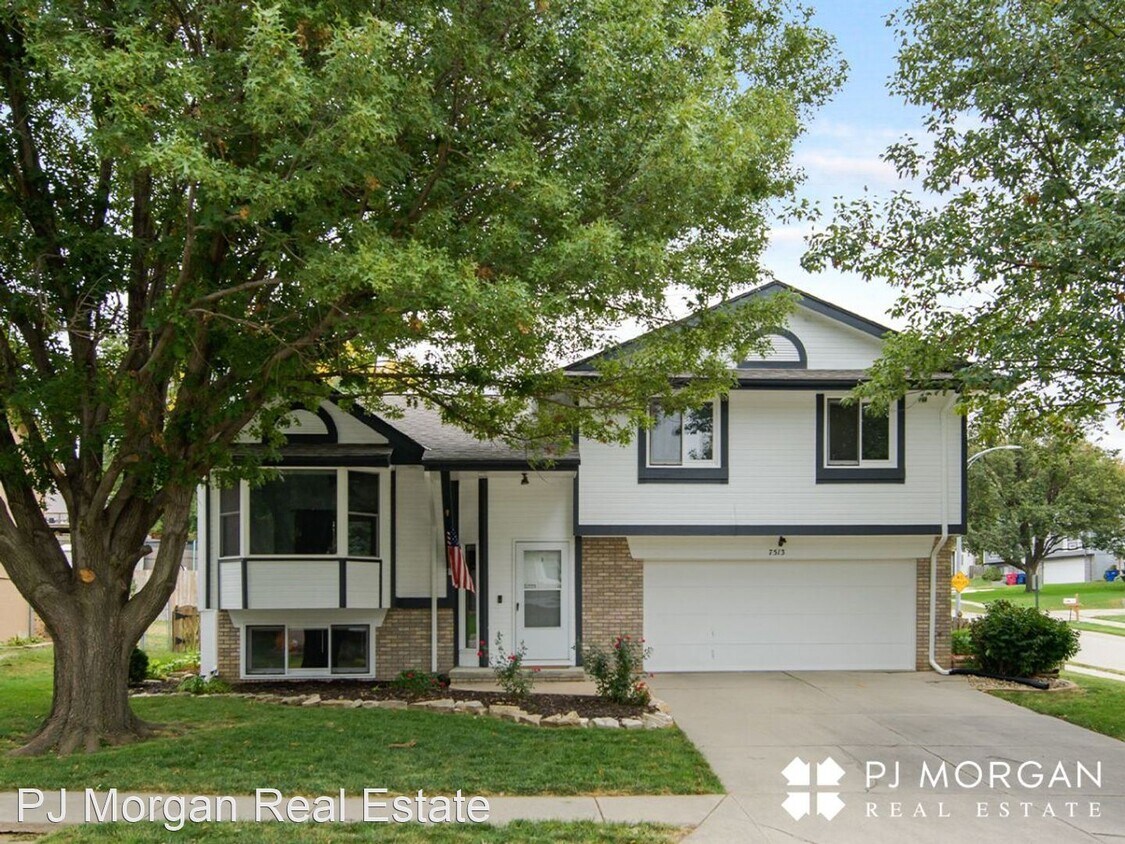 Foto principal - 3 br, 2 bath House - 7513 S 134th Street