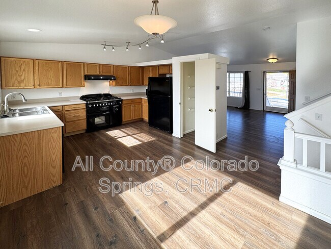 Foto del edificio - 5942 Vallecito Dr