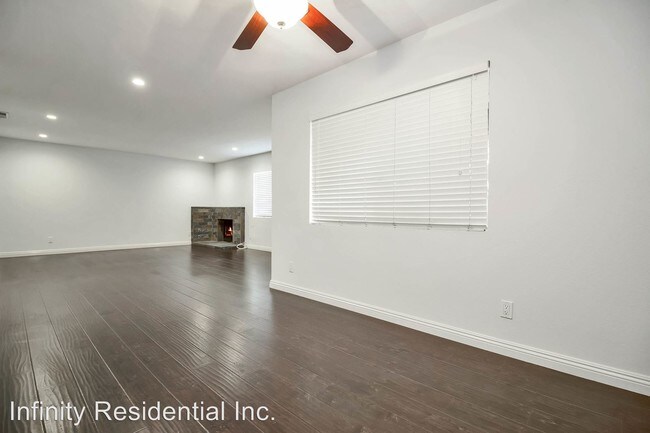 Foto del edificio - 1340 S Knott Ave
