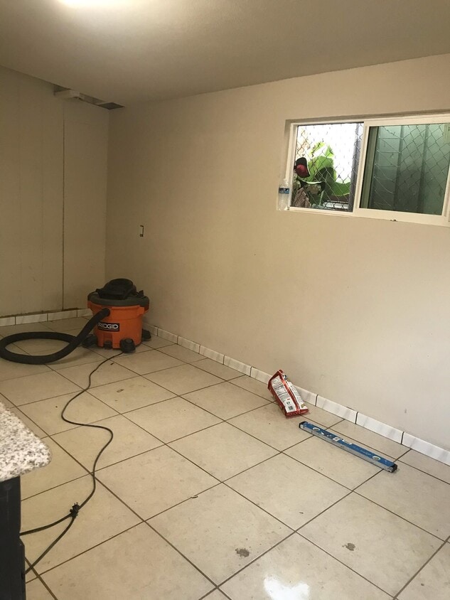 Building Photo - 1781 N Stanton Plz