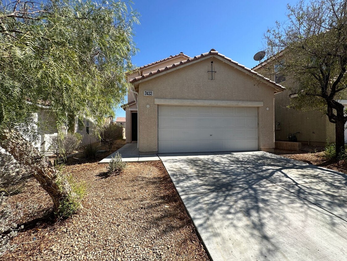 Primary Photo - Beautiful Southwest home close to Nevada T...