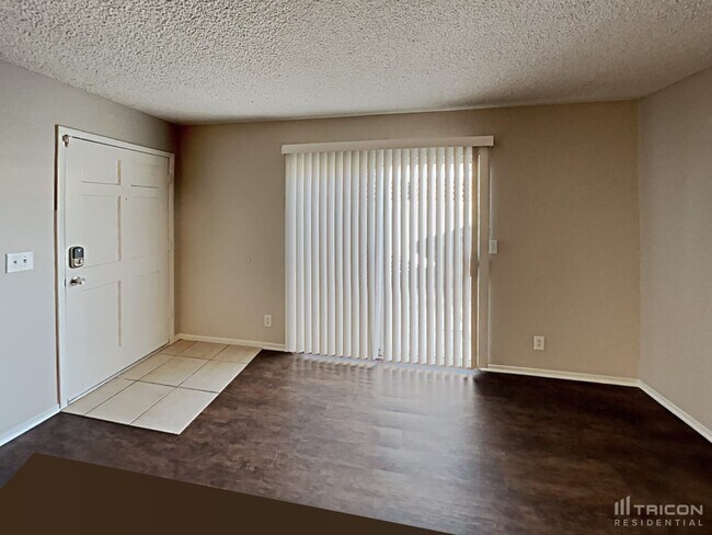 Building Photo - 104 Edelweiss St
