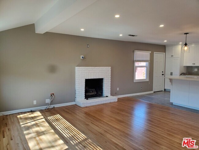 Foto del edificio - 11286 Hayter Ave