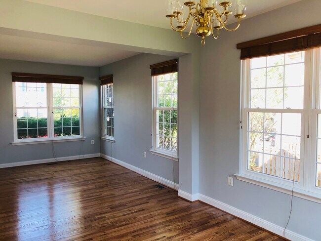 Living Room - 106 Stone Ct NE