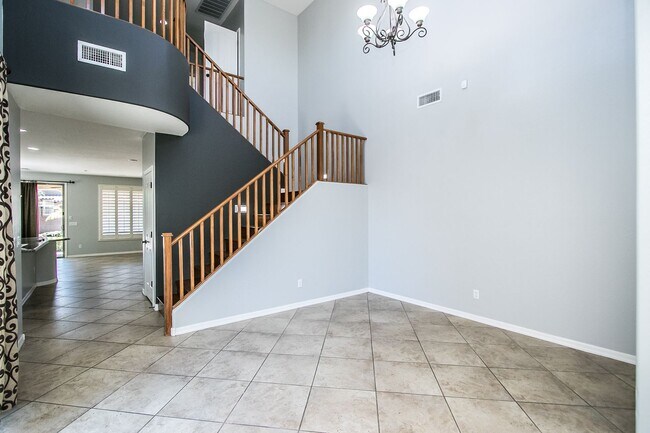 Building Photo - Beautiful 4 Bed, 3 Bath Home with Private Pool in Chandler