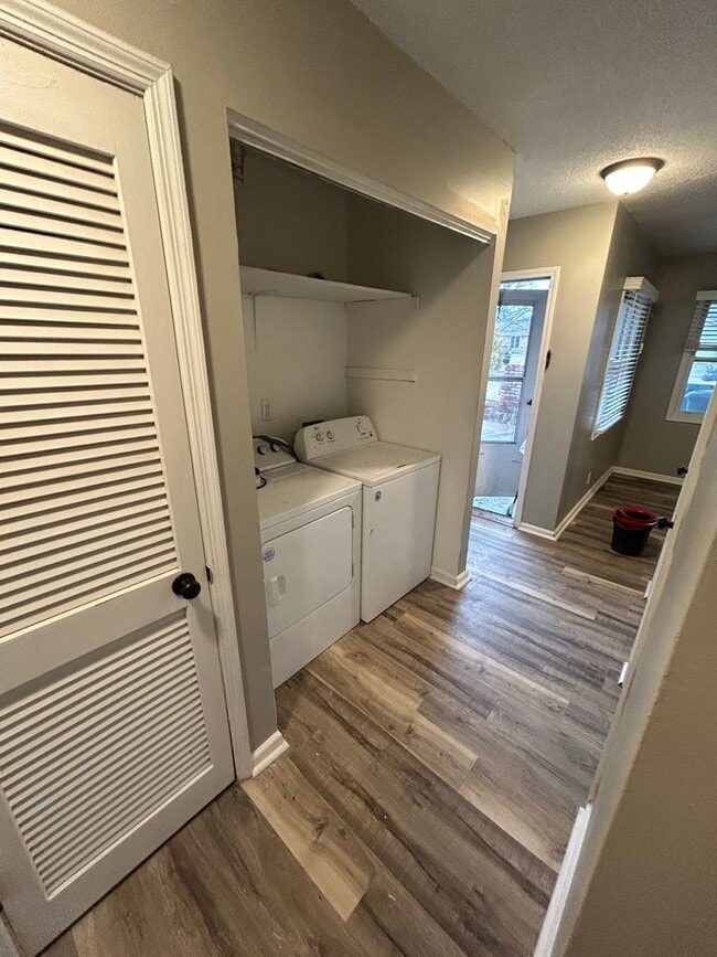 Building Photo - 2709-2711 North Kaster Court