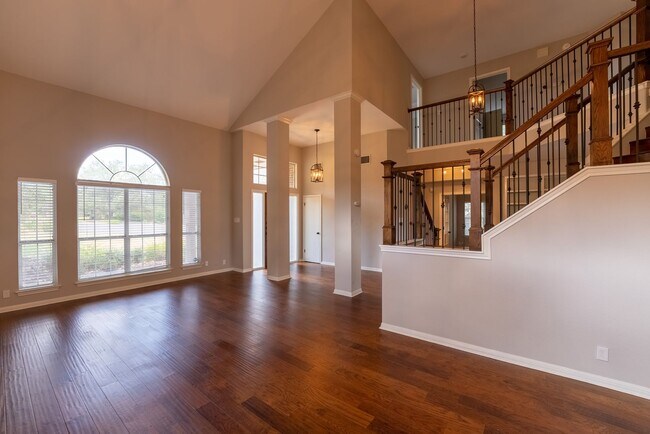 Building Photo - Elegant 4 Bed 3 Bath Home in Jester!!!