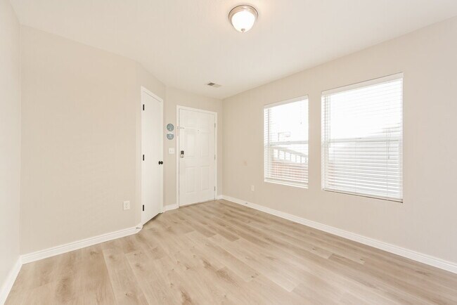 Building Photo - 2352 Quartz St