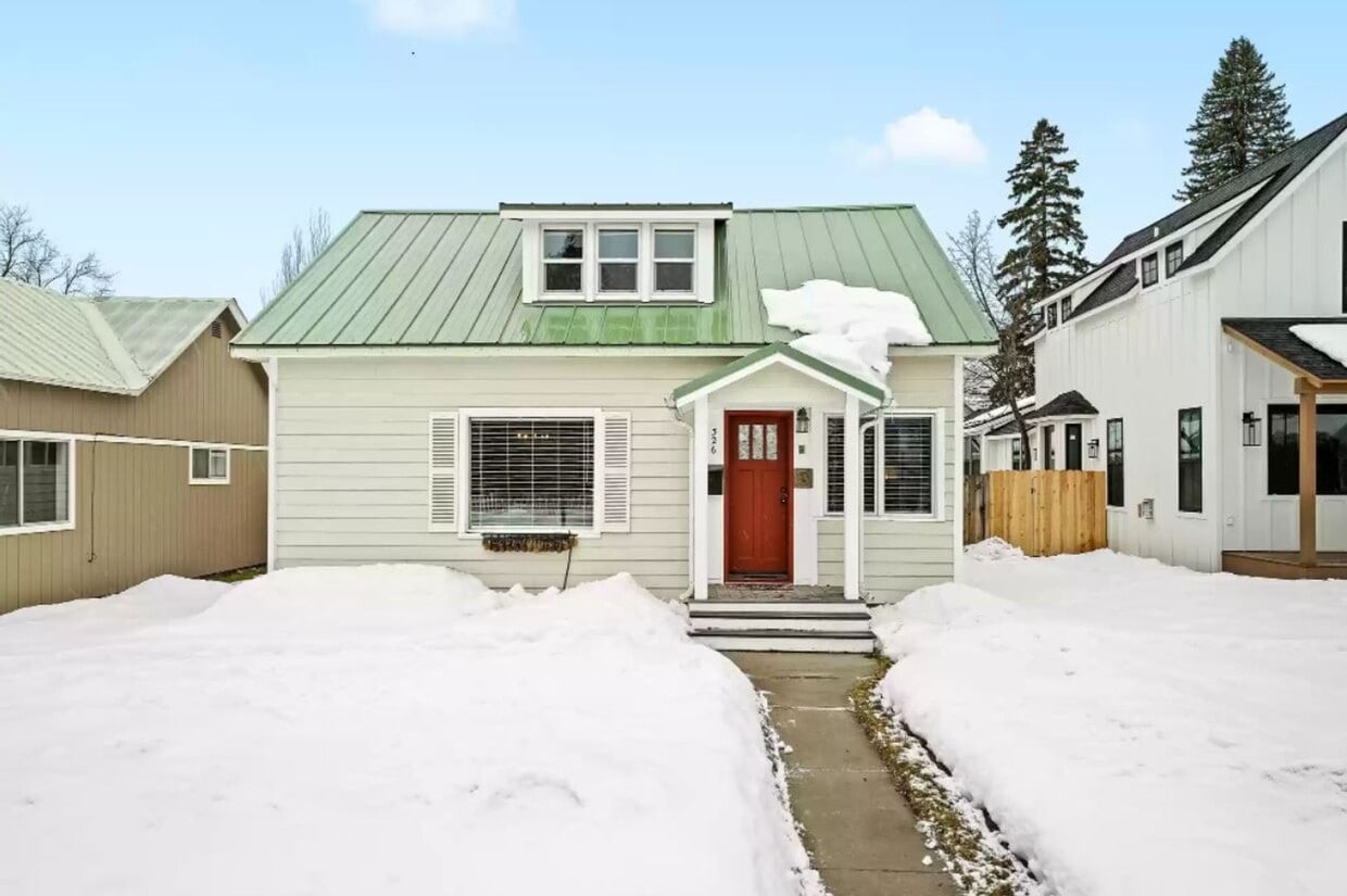 Primary Photo - Whitefish cottage