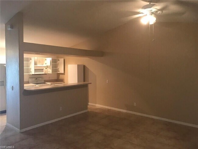 Building Photo - 211 SE 24th Ave