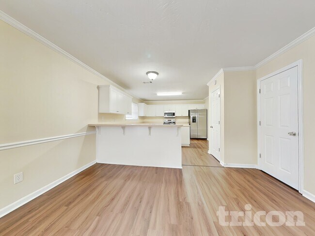 Foto del edificio - 6118 Independence Way