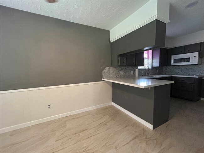 Foto del edificio - 1712 Carol Lee Ln