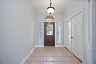 Building Photo - 15018 Summer Knoll Ln