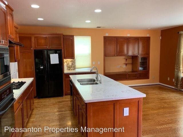Foto del edificio - 4 br, 2.5 bath House - 4188 Magellan Court