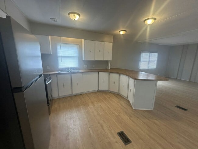 Building Photo - 3603 Clarks Creek Rd