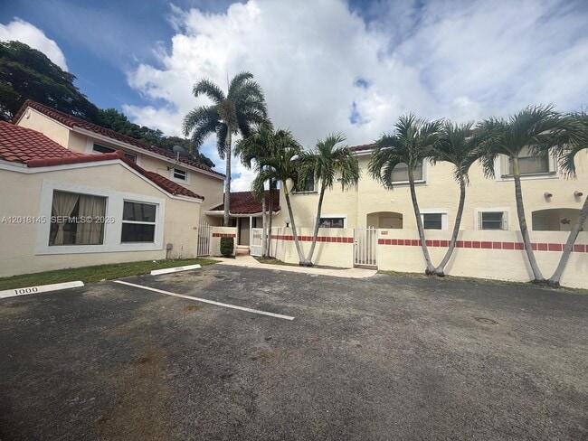 Building Photo - 1004 San Remo Cir
