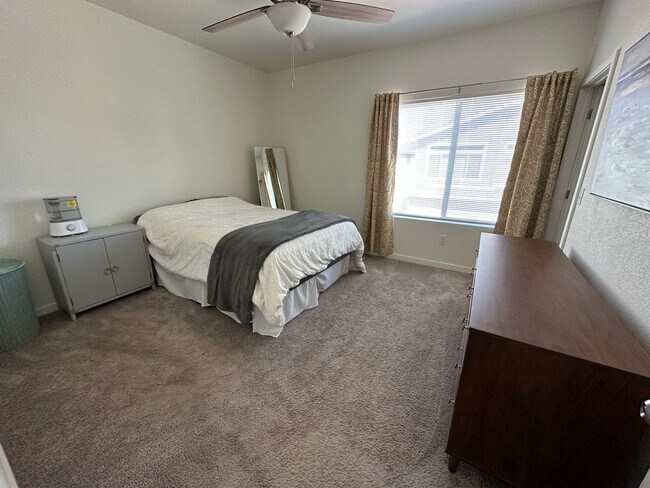 Foto del edificio - GORGEOUS 2 BEDROOM CARRIAGE HOME IN THE STUNNING BANNING LEWIS RANCH NEIGHBORHOOD!!!!!!