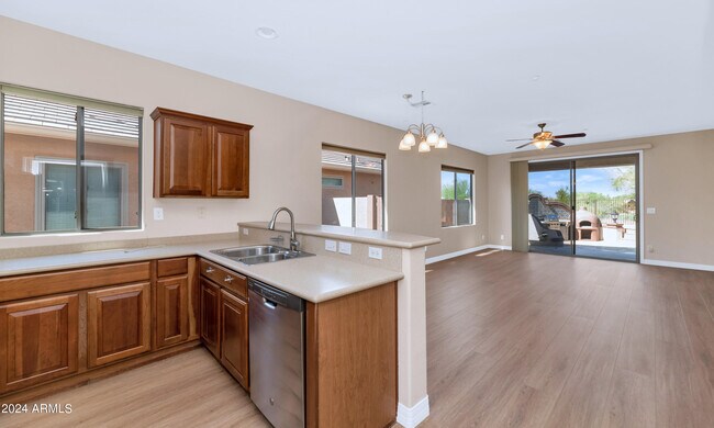 Building Photo - 40320 N Bell Meadow Trail