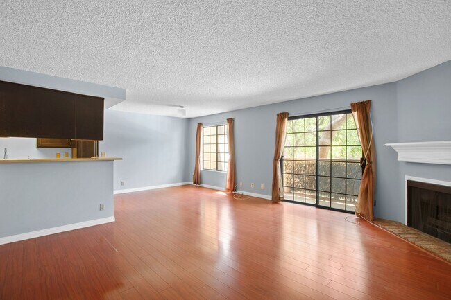 Foto del edificio - Adorable 1-Bedroom, 1-Bath Condo in Chatsw...