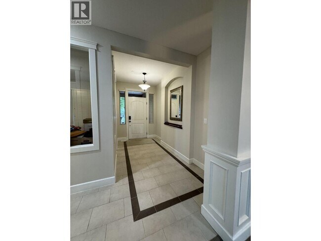 Building Photo - 24620 Kimola Dr