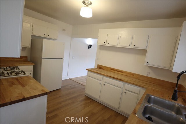 Foto del edificio - 281 W 15th St