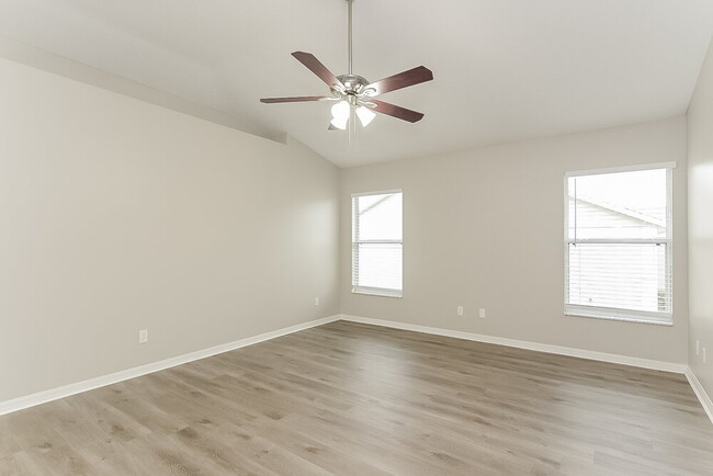 Building Photo - 803 Shore Breeze Way