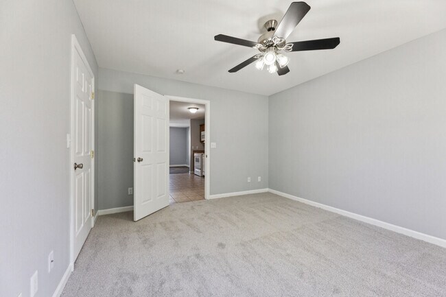 Foto del edificio - Home Place Apartments