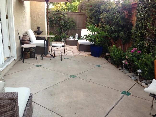 Backyard Patio - 5 Pioneer Ct