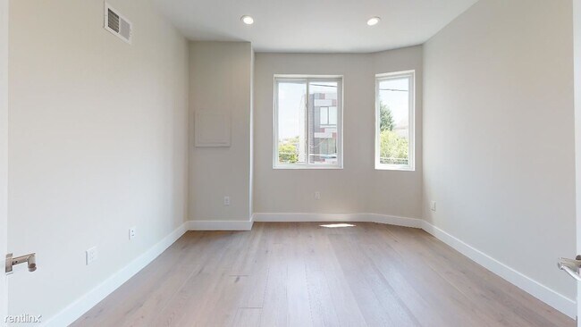 Foto del edificio - 3 br, 3 bath House - 2130 N 5th ST