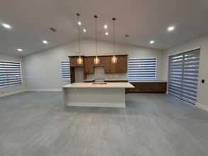 Building Photo - 755 Falling Water Rd