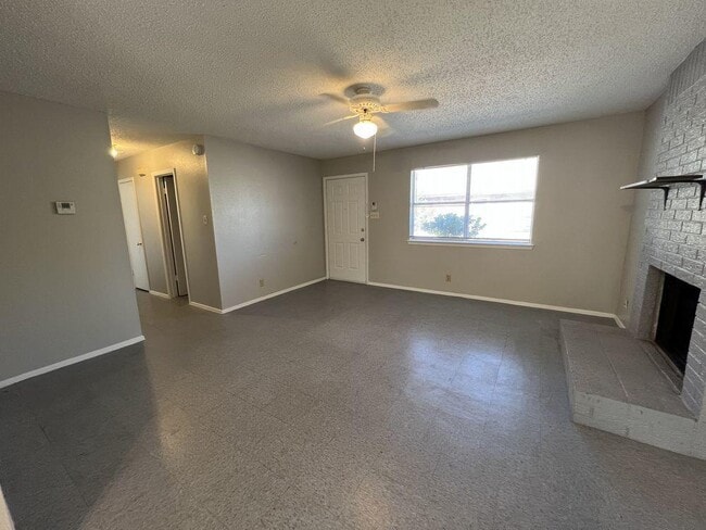 Building Photo - 507 Thelma Dr