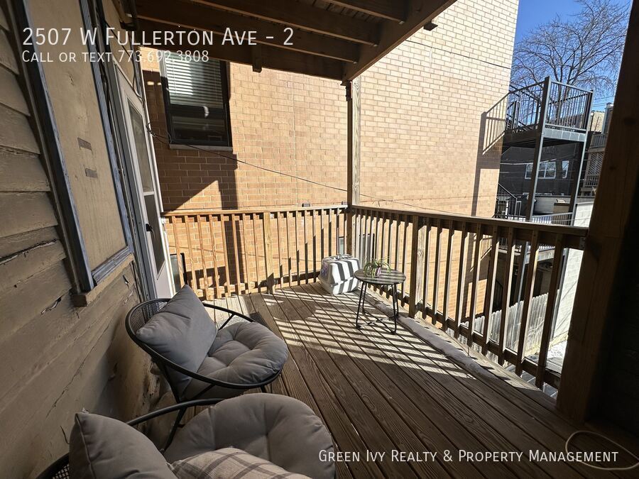 Awesome, Logan Square 4 Bed w/ Laundry In... - Awesome, Logan Square 4 Bed w/  Laundry In...