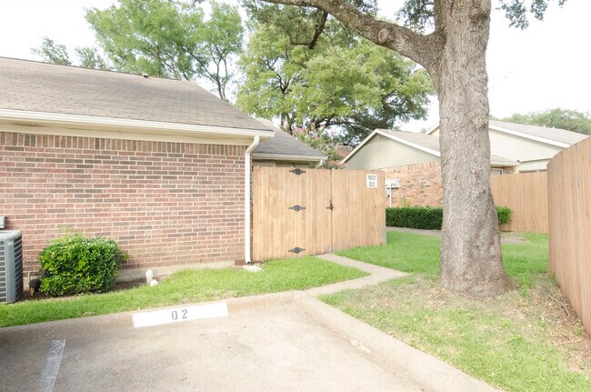 Foto del edificio - 1801 W Spring Creek Pky