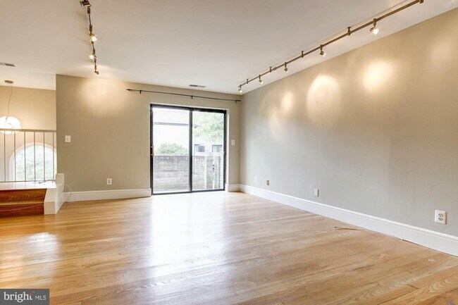 Foto del edificio - 1325 13th St NW