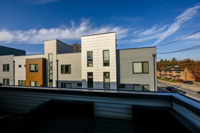 Foto del edificio - 18875 Riversouth Terrace