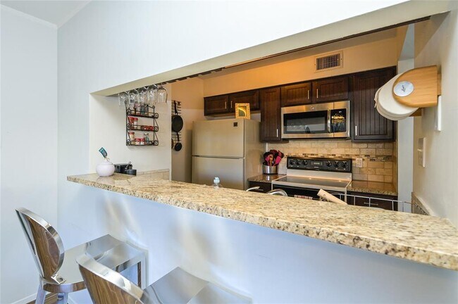 Foto del edificio - 3744 Valley View Rd