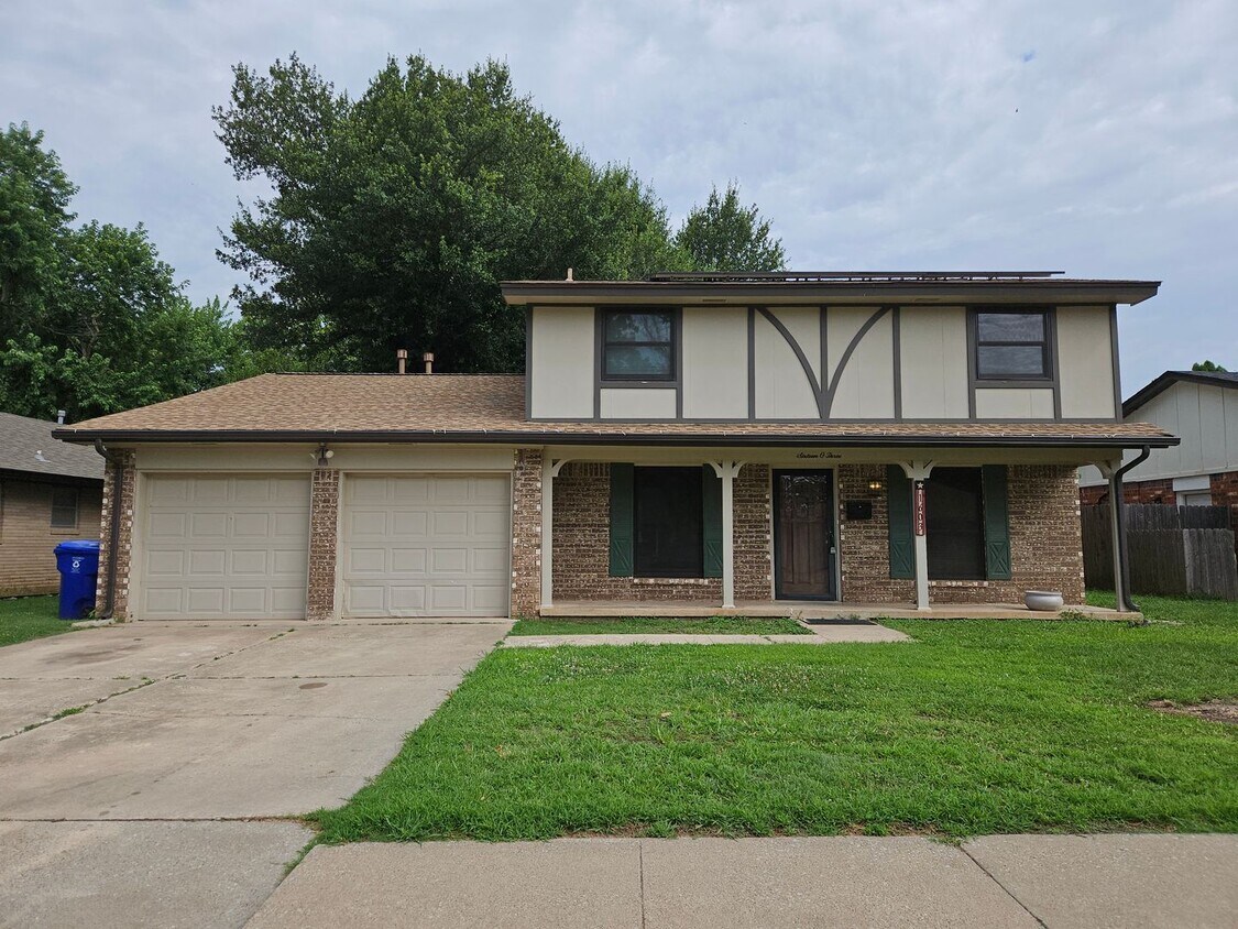 Primary Photo - (4) Bed/(2) Bath in Core Norman Avail NOW!