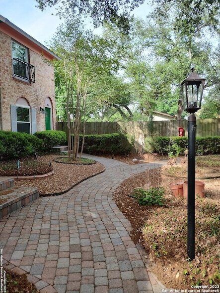 Building Photo - 2811 Woodbury Dr