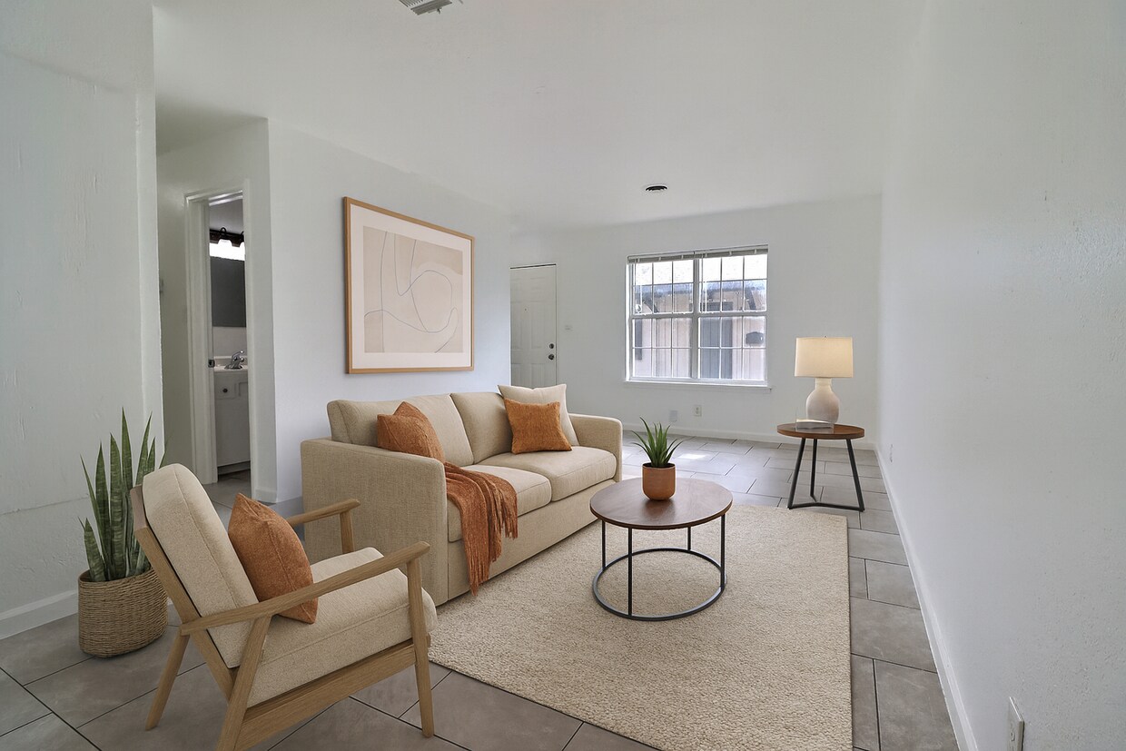 Foto principal - 6120 S Madison Plz