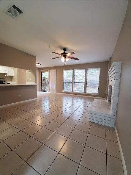 Building Photo - 9008 Sanger Dr